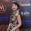 Julie Estelle Hadir di Indonesia Movie Actors Awards 2016