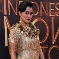 Marcella Zalianty Hadiri Indonesia Movie Actors Awards 2016