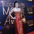 Cantiknya Wulan Guritno di Indonesia Movie Actors Awards 2016