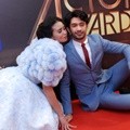 Ayushita dan Reza Rahadian di Red Carpet IMA Awards 2016