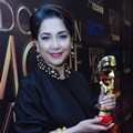 Widyawati Terima Penghargaan Khusus IMA Awards 2016