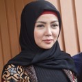 Bella Shofie Saat Ditemui di Pengadilan Agama Jakarta Selatan