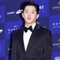 Kim Min Suk di Red Carpet Baeksang Art Awards 2016