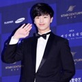 Sungjae BTOB di Red Carpet Baeksang Art Awards 2016