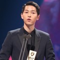 Song Joong Ki Raih Piala Male Popularity Award Kategori TV