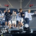 Seventeen Saat Nyanyikan Lagu 'Mansae' di Dream Concert 2016