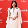 Shu Qi dengan Penampilan Serba Putih di Shanghai International Film Festival 2016