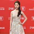 Liu Yifei Kenakan Gaun Rancangan Tony Ward