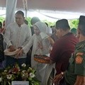 Marini Zumarnis Mengantar Kepergian Ayahanda