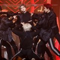 Aksi Panggung EXO Saat Nyanyikan Lagu 'Monster'