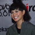 Andien di Konferensi Pers Aksi Sosial 'BerSHOEkur'