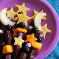 Permen Cokelat dan Sate Buah Warna-Warni