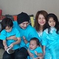 Anji, Wina Natalia, Anak-Anak Sebelum Berangkat ke Bekasi (Atas) dan Sesudah Sampai Tujuan (Bawah)