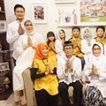Arie Untung dan Fenita Arie Mengunjungi Keluarga Besar Arie Untung