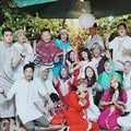 Keseruan Keluarga Mario Irwinsyah dan Ratu Anandita Rayakan Idul Fitri