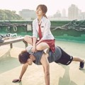 Kim Hyun Ji Duduk di Punggung Park Bong Pal