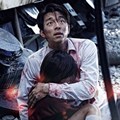 Gong Yoo Lindungi Kim Su An dari Kejaran Zombie