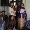 Bimbim Slank Gelar Acara Tedhak Siten Anak Bungsunya