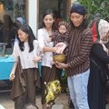 Bimbim Slank Gelar Acara Tedhak Siten Anak Bungsunya