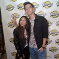 Valerie Thomas dan Brandon Nicholas Salim Hadiri Grand Opening Chick 'n Roll