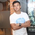 Dion Wiyoko di Konferensi Pers Film 'Winter in Tokyo'