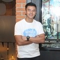 Dion Wiyoko di Konferensi Pers Film 'Winter in Tokyo'