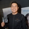 Tulus Rilis Album 'Monokrom'