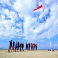 Pengibaran Bendera dari Pulau Maringkik, Lombok