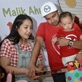 Nagita Slavina dan Raffi Ahmad Mulai Acara Potong Kue