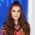Hailee Steinfeld di Red Carpet MTV Video Music Awards 2016