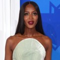 Naomi Campbell di Red Carpet MTV Video Music Awards 2016