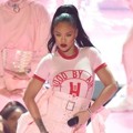 Penampilan Rihanna Buka Acara MTV Video Music Awards 2016