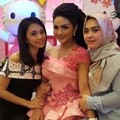 Cantiknya Krisdayanti dengan Gaun Pink