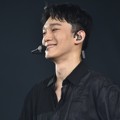 Chen EXO Tersenyum Tampan Pada EXO-L yang Hadir