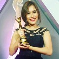 Ayu Ting Ting Raih Piala Kategori Artis Solo Wanita Dangdut Kontemporer Terbaik