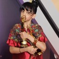 Naura Raih Piala Kategori Artis Solo Perempuan Anak-Anak Terbaik