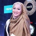 Okie Agustina Hadir di Selebrita Awards 2016