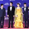 Kim Hye Soo Bersama Pemeran Drama 'Signal' Hadir di tvN10 Awards 2016