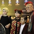 Uya Kuya dan Keluarga Hadiri Panasonic Gobel Awards 2016