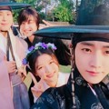 Selfie Park Bo Gum cs Saat Jumpa Pers Drama 'Love in the Moonlight'