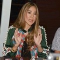 Ina Thomas Gelar Konferensi Pers