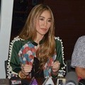 Ina Thomas Gelar Konferensi Pers Didampingi Pengacara