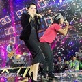 Syahrini dan Slank Bawakan Lagu 'I Miss You But I Hate You'
