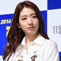 Cantiknya Park Shin Hye di Press Conference Film 'Hyung'