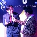 Ray Sahetapy dan Indra Bekti di Festival Film Indonesia 2016