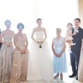 Sandra Dewi dan Keluarga Berfoto Bersama