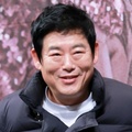 Sung Dong Il di Jumpa Pers Drama 'Legend of the Blue Sea'