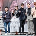 Pemeran Utama Drama 'Legend of the Blue Sea' Foto Bersama