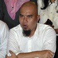 Ahmad Dhani Gelar Jumpa Pers di Kediamannya