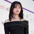 Kim Ji Won di Red Carpet Asia Artist Awards 2016